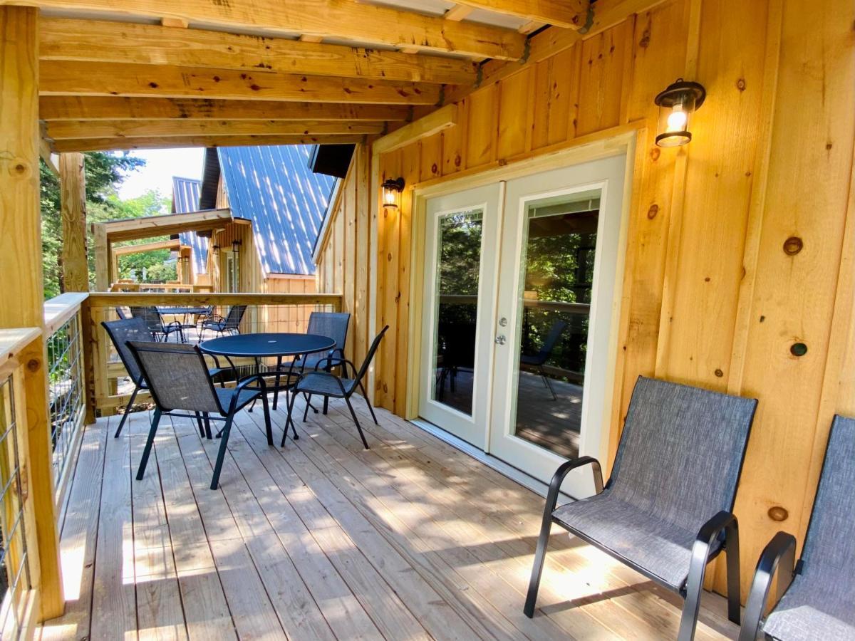 Calm Waters Resort Indian Point Extérieur photo