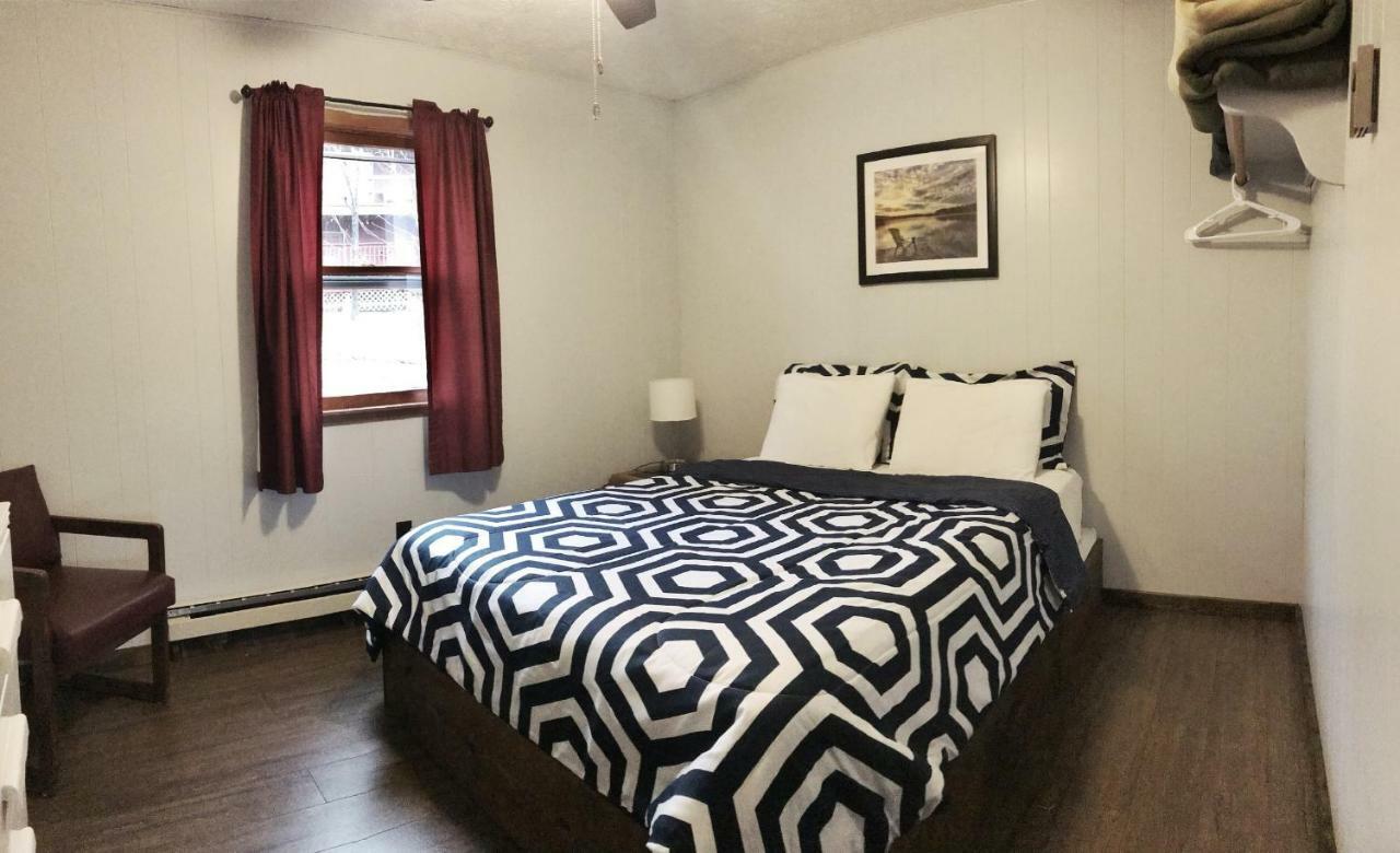 Calm Waters Resort Indian Point Extérieur photo